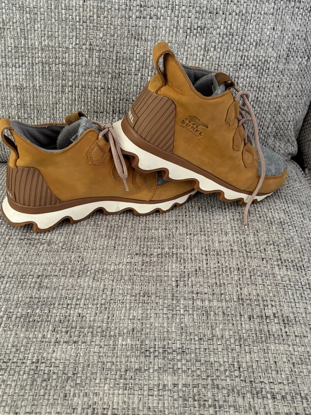 Sorel Women's Tan and Gray Winter Lace-Up Boots